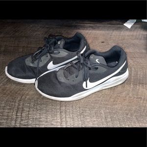 Nike air women’s tennis shoes